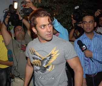 salman fight with shahrukh