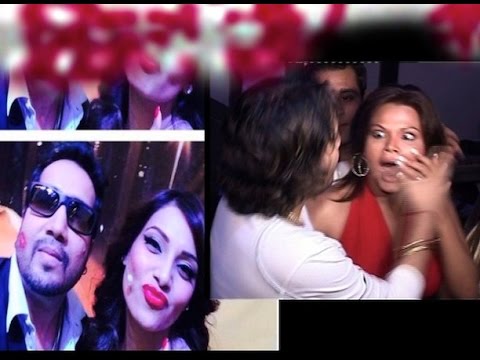 VIDEO : MIKA SINGH ने किया शिल्पा शेट्टी को सबके सामने KISS वीडियो हुई वायरल