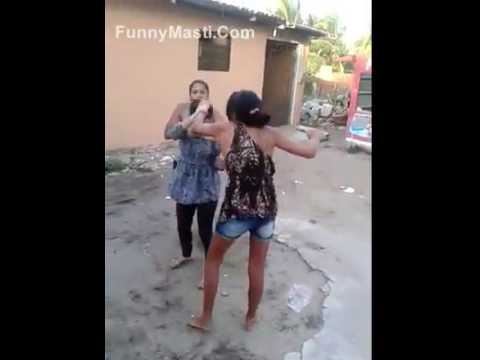 VIRAL VIDEO – लड़की को पहले बुरी तरह से मारा फिर उसके बाल काटे