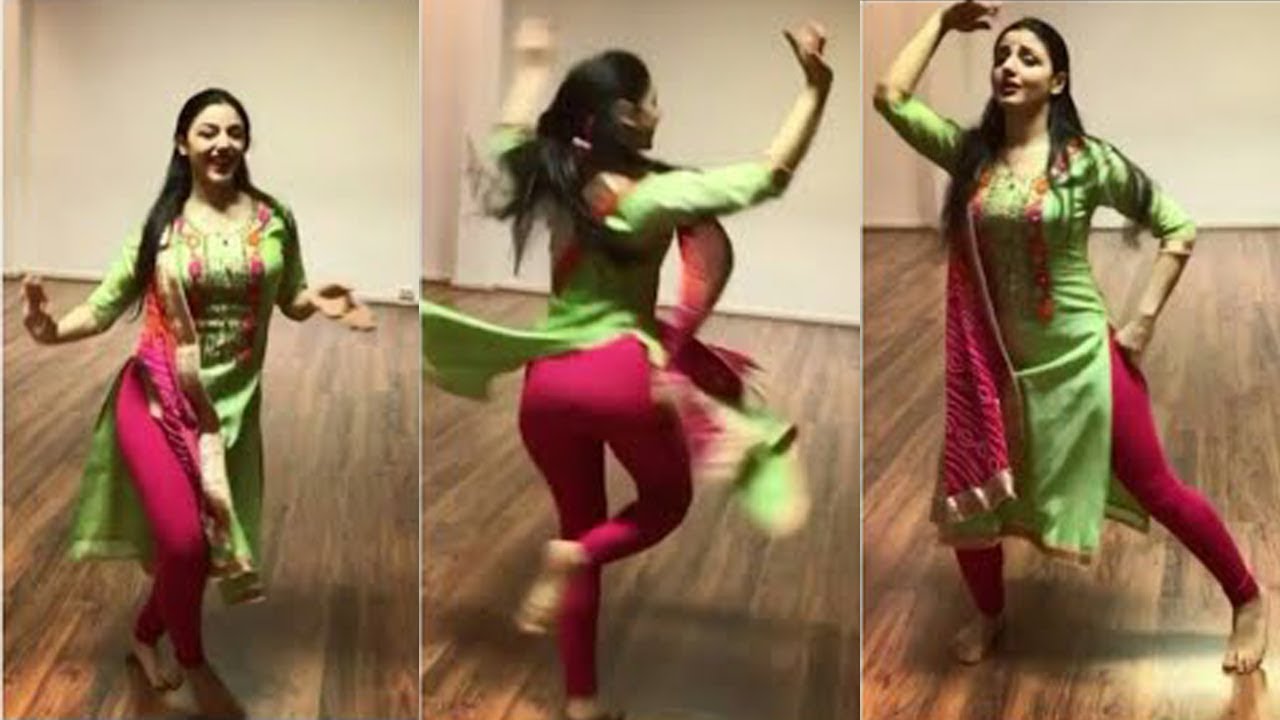 सोशल मीडिया पर लाखों लोगों ने देखा इस खूबसूरत लड़की का हॉट डांस || HOT DANCE