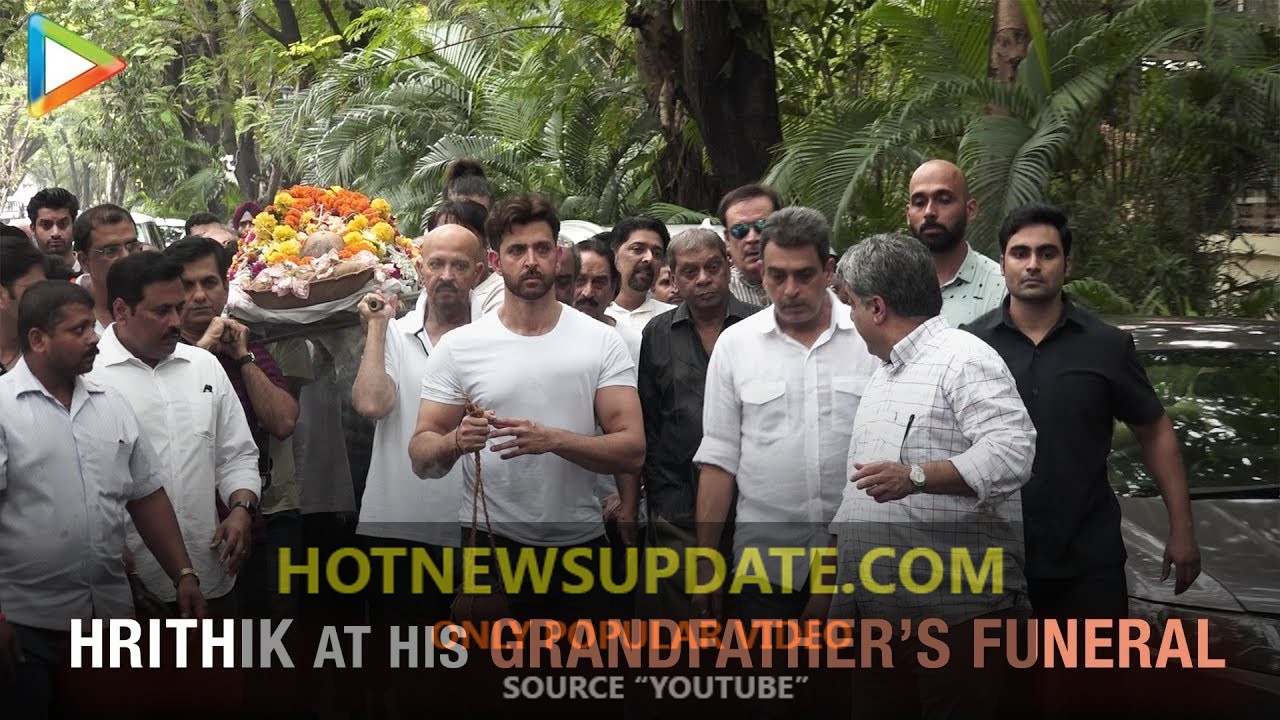 Hrithik Roshan at Funeral of His Grandfather J Om Prakash ।